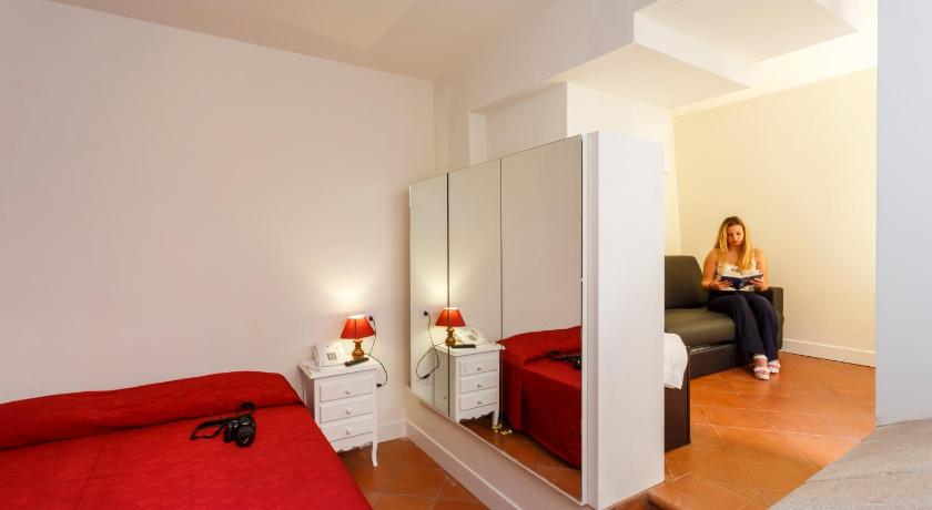 アッシジ Hotel Il Duomo 3つ星 ホテル プール