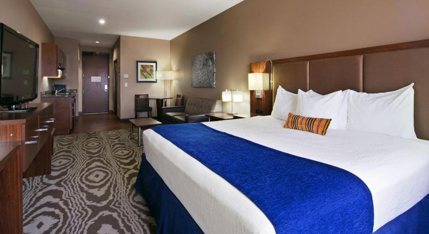 Best Western Plus Williston Hotel and Suites