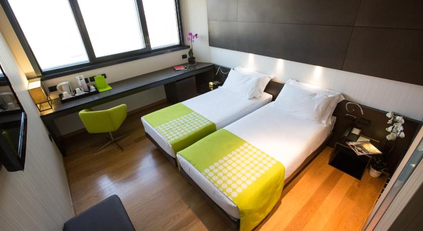 Image of TWIN 2 Single Beds Non-Smoking Standard Room 1