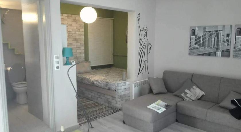 TS-George's apartments by the airport — Hotel in Markópoulo