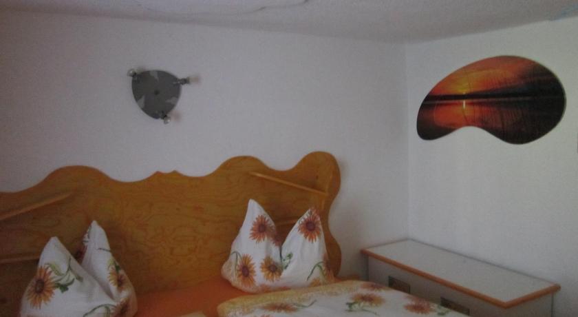 Image of Quadruple Room with Bathroom 7