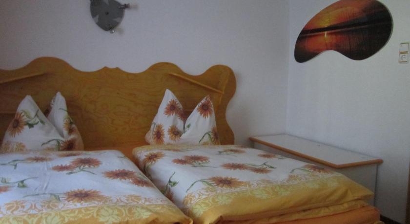 Image of Quadruple Room with Bathroom 5