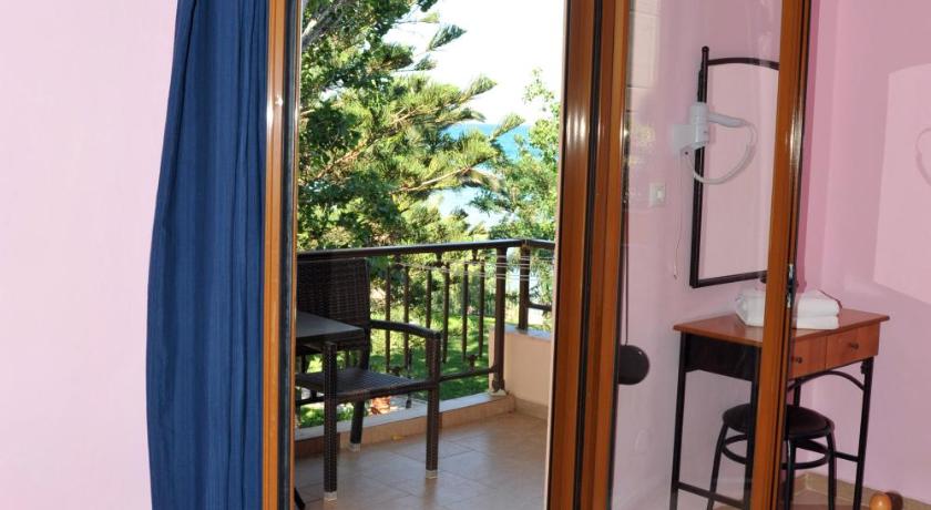 Karatzas — Hotel in Chios