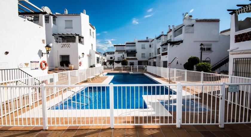 Puerto de la duquesa beach apartment, Manilva - 2023 Reviews, Pictures &  Deals