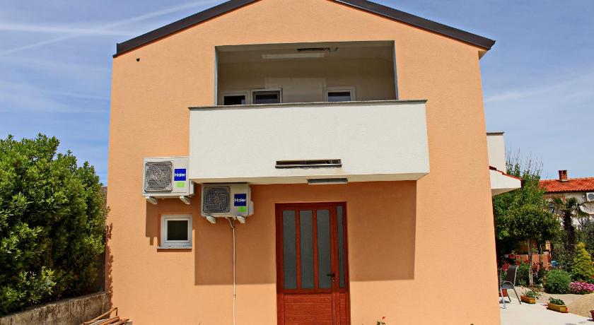 Apartmani Danijel — Hotel in Nin