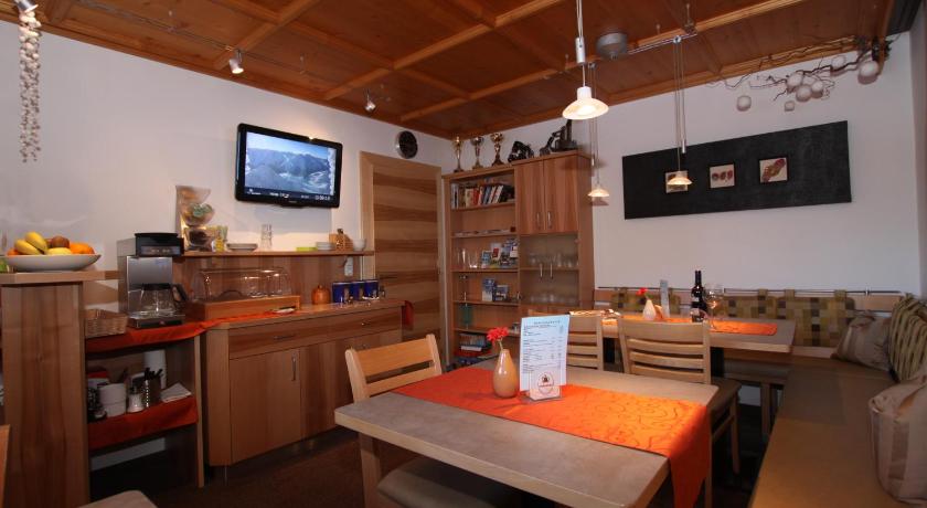 Gastehaus Alpina photo