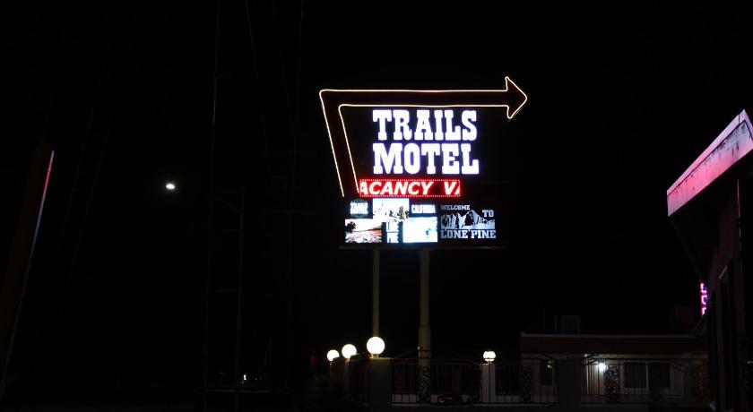 Trails Motel photo