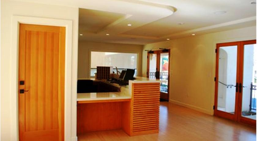 Bella Capri Inn and Suites photo