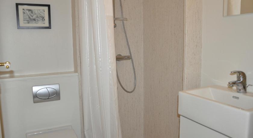 Image of Triple Room 8