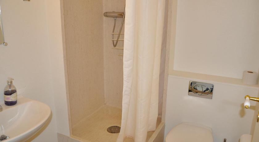 Image of Quadruple Room 6