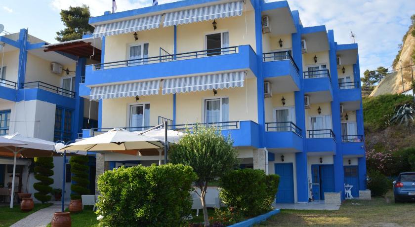 Kangaroo Hotel — Hotel in Chalkidiki