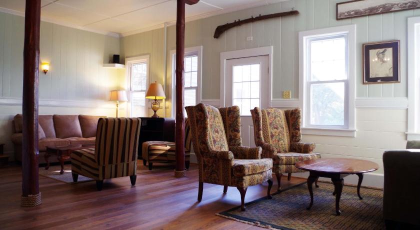 Blackbeard's Lodge photo