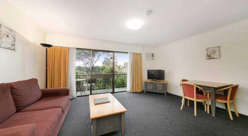 Mt Ommaney Hotel Apartments