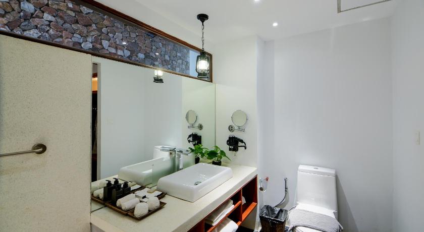 Image of Family Suite with Balcony 12