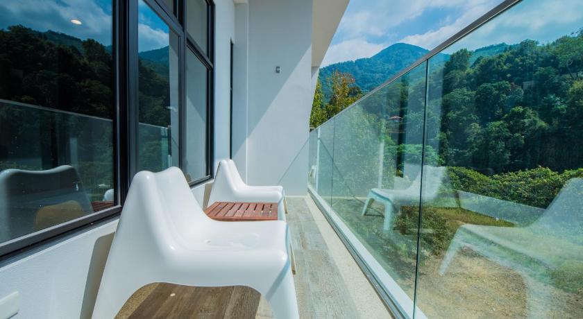 Image of Honeymoon Suite 1