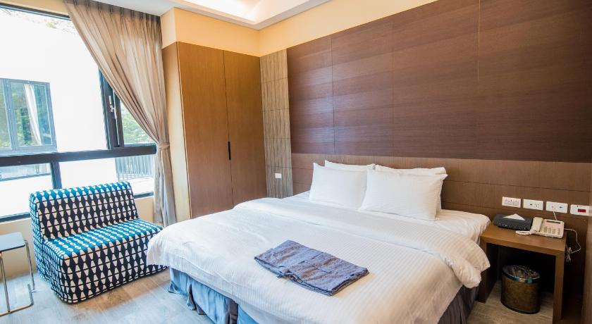 Image of Honeymoon Suite 5