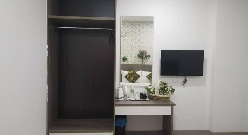 Image of Deluxe Queen Room 10