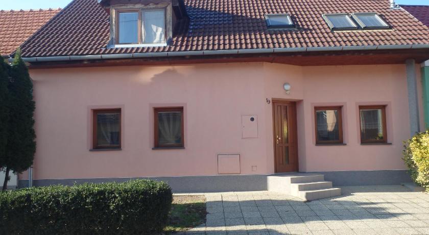 Apartmany Neronet — Hotel in Velké Pavlovice
