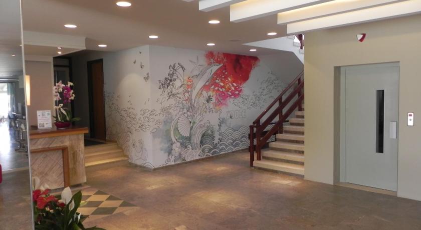 Hotel Cooee Albatros photo