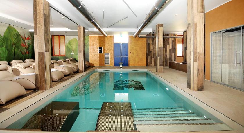 Marina Palace Hotel
