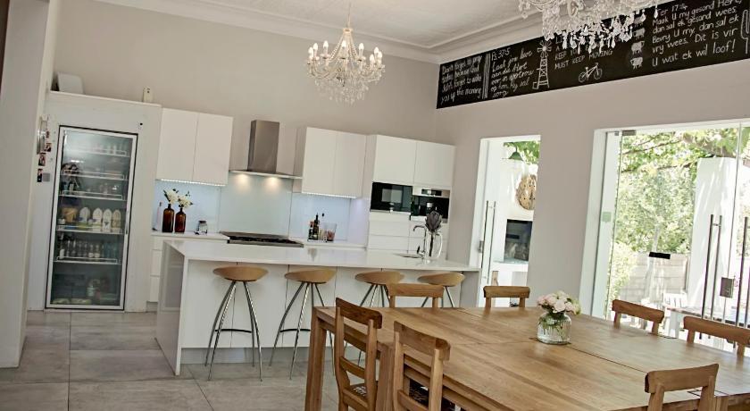 Cape Karoo Guesthouse — Hotel in Beaufort West