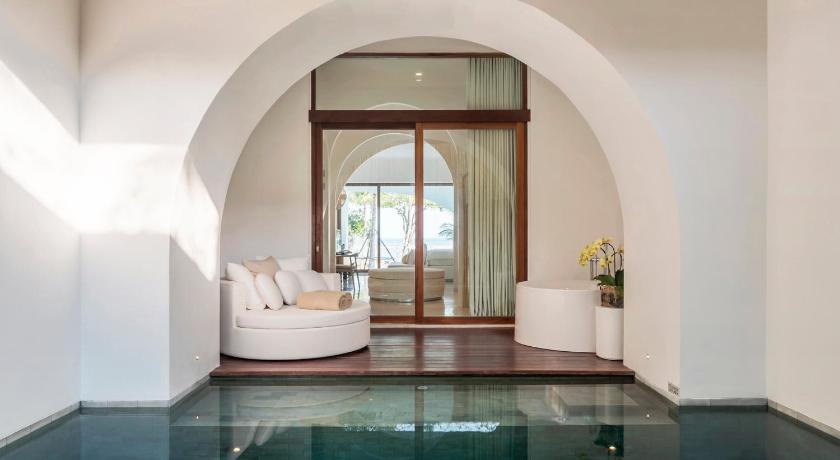 Image of Oceanfront Garden Pool Suite 6