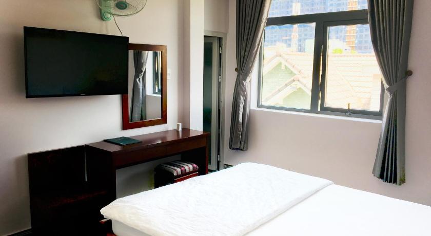 ホーチミン QUEEN VICTORIA 2つ星 ホテル レストラン