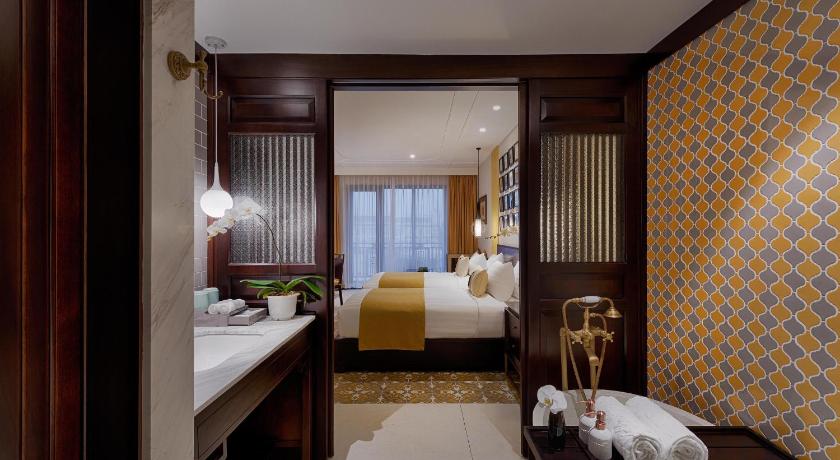Image of Little Suite 2