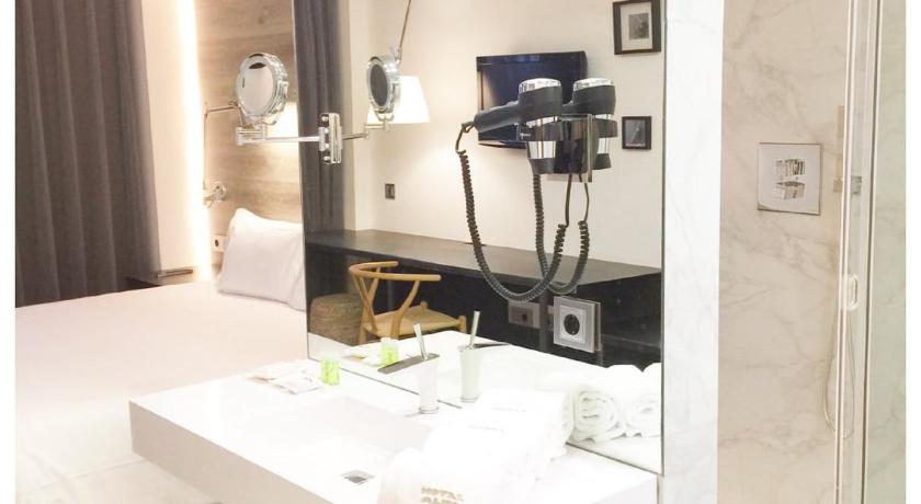 Image of 1 King Bed, Nonsmoking, Junior Suite, Air Conditioning 7