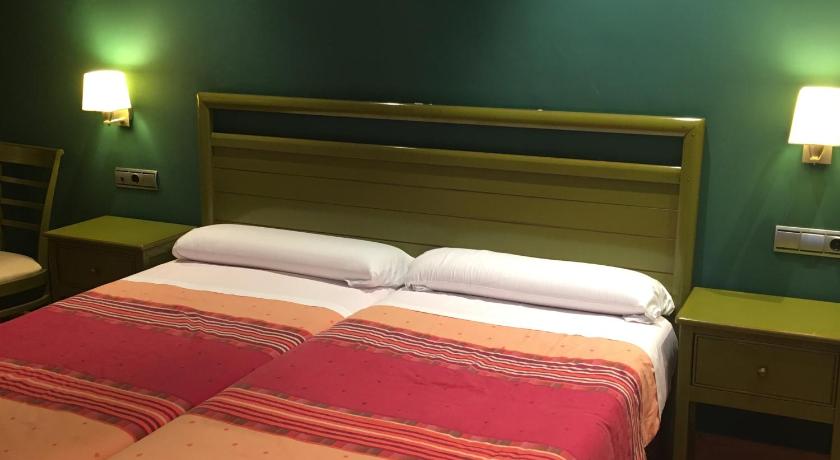 Image of Triple Room 2