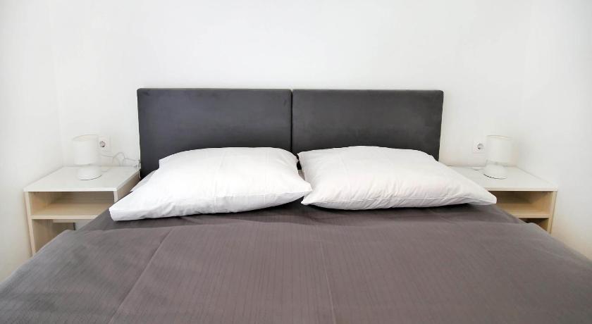 Bacan Family Apartments photo
