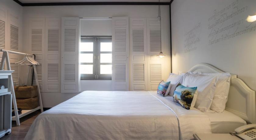 Image of Governess Suite 7