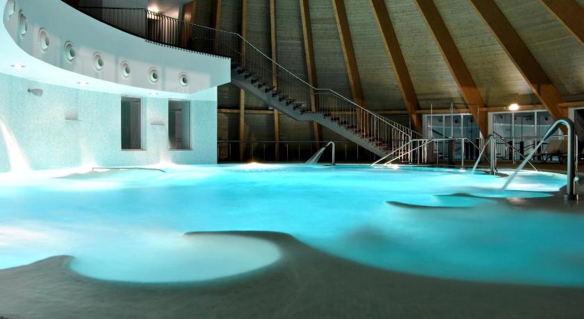 サブガル Cró Hotel and Termal Spa 4つ星 ホテル レストラン