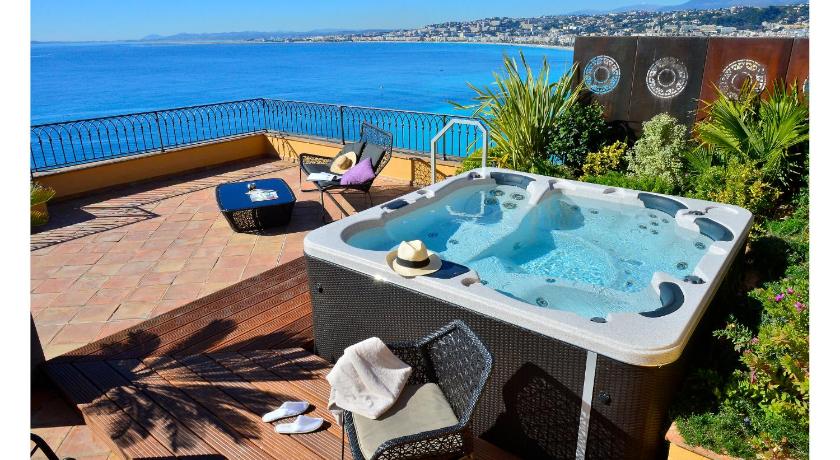 Immagine di Suite Mediterranée con Vista Mare (Suite Mediterranée with Sea View) 15