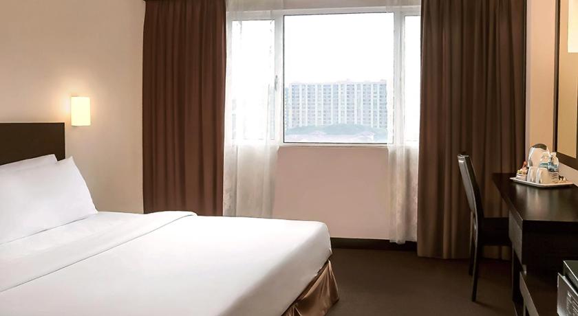Image of Standard King Room 1