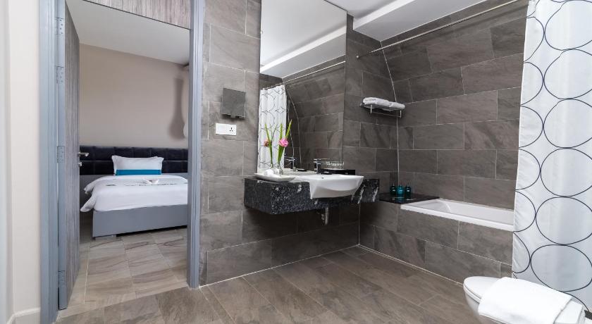 Image of Family Deluxe Suite 2
