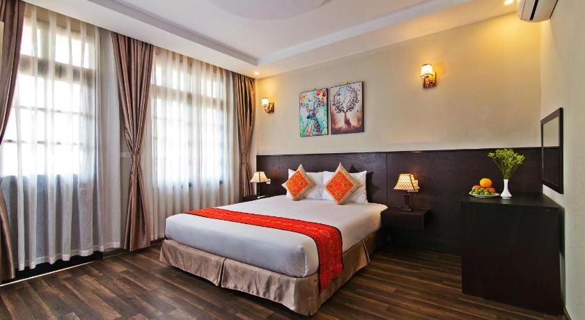 Image of King Suite with Balcony 4
