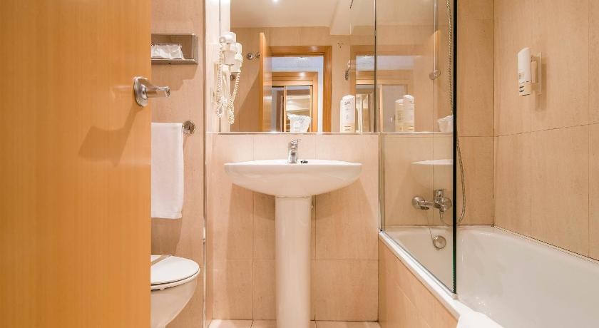 Hotel Infanta Mercedes photo