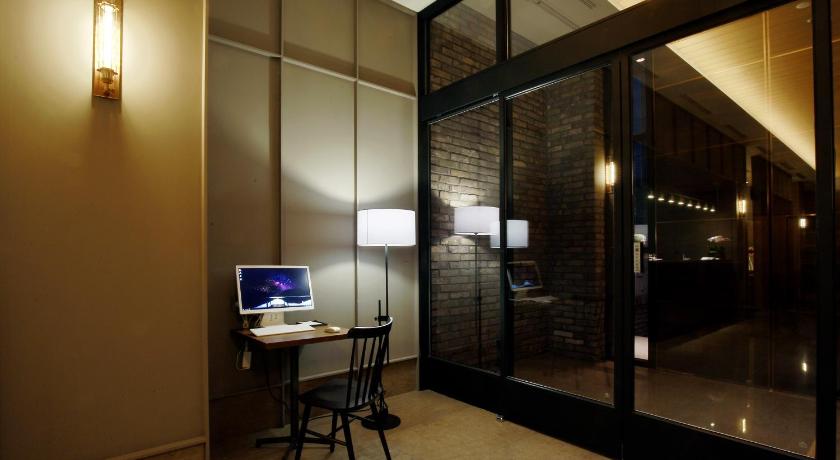 Hotel East9 photo