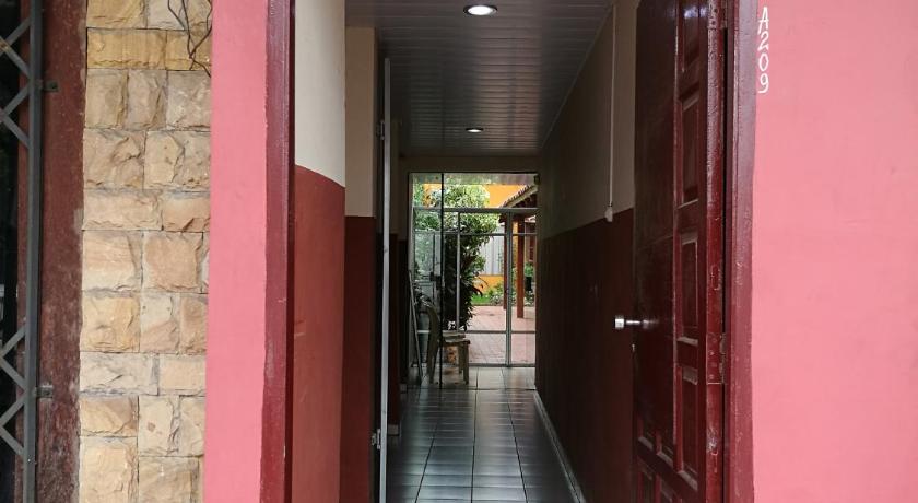 Mainumbi House photo