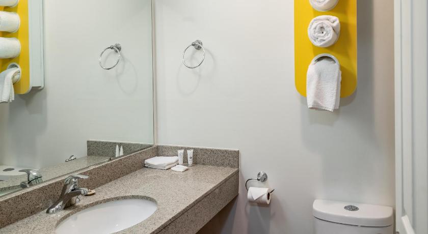 Motel 6-Fort Nelson, BC photo