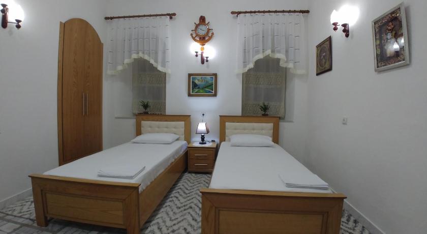 Guest House Urat photo
