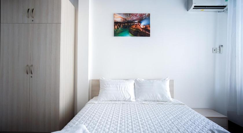 Image of Executive Premier Room 13