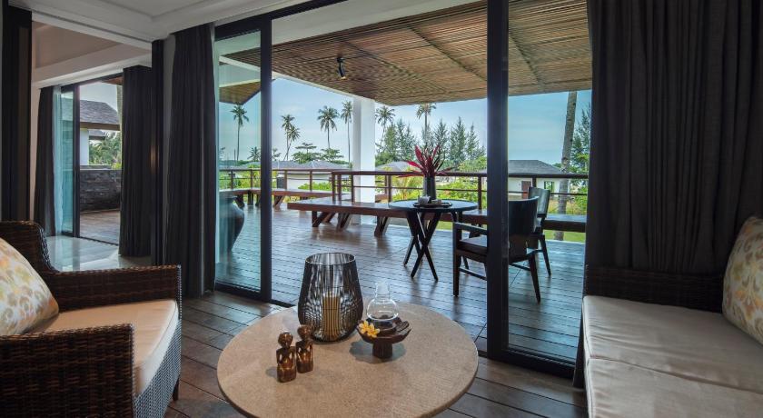 Image of One Bedroom Upper Garden Suite 7