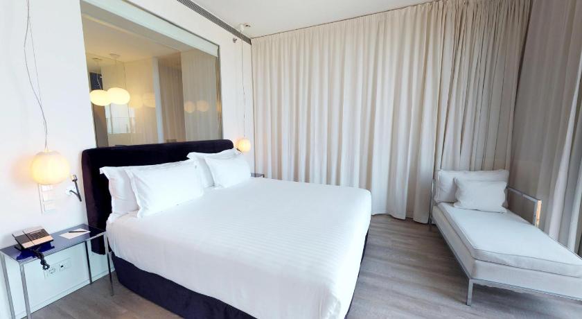 Melia Barcelona Sky