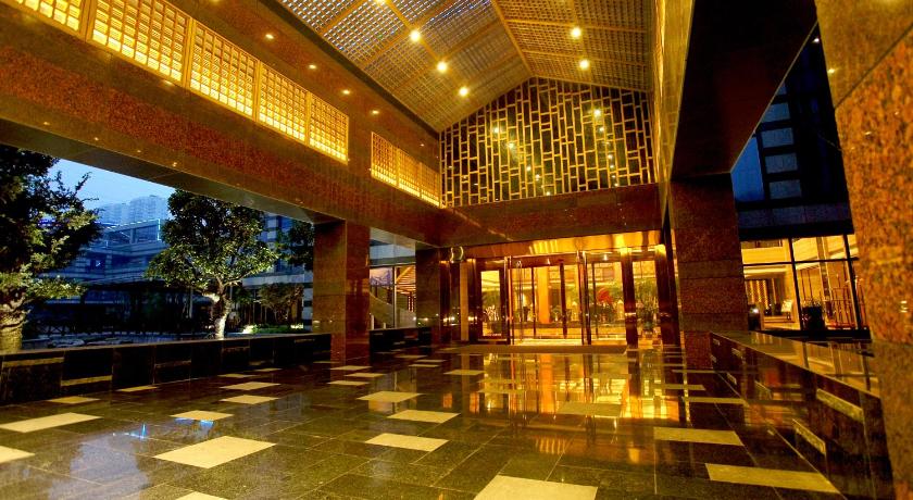 Gloria Grand Hotel Wuxi 202 Gaolang Road Binhu District Wuxi - 