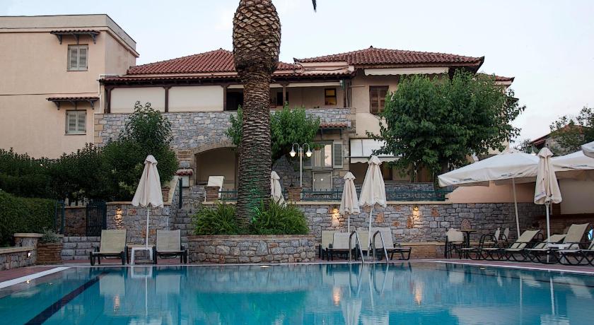 Madena Apartments photo