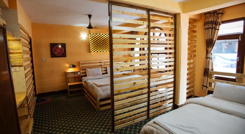 Image of Deluxe Family Room 2