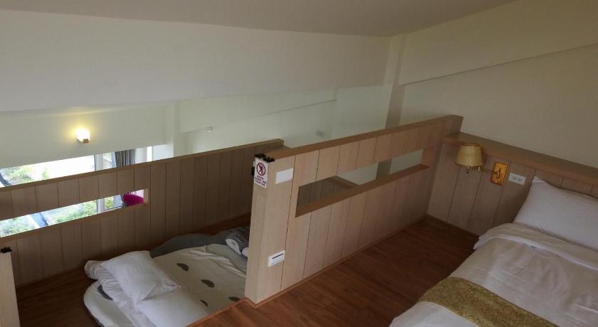 Image of Family Suite with Balcony 14