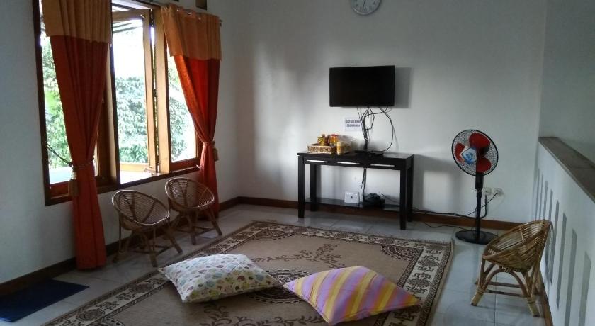 Image of Four-Bedroom House 12